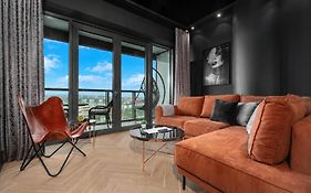 Margi Velvet Apartament 13Th Floor Led Ceiling Bath Pool